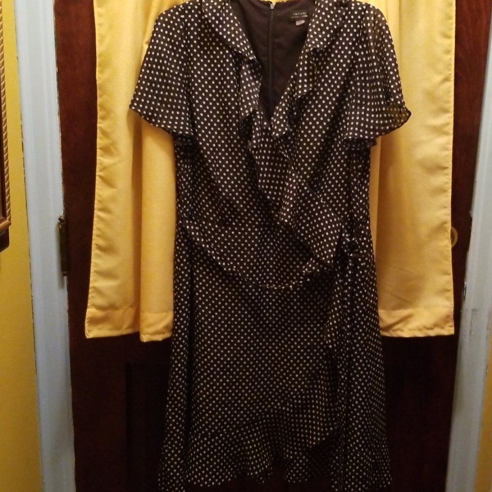 Tahari polka dot wrap dress size 14w